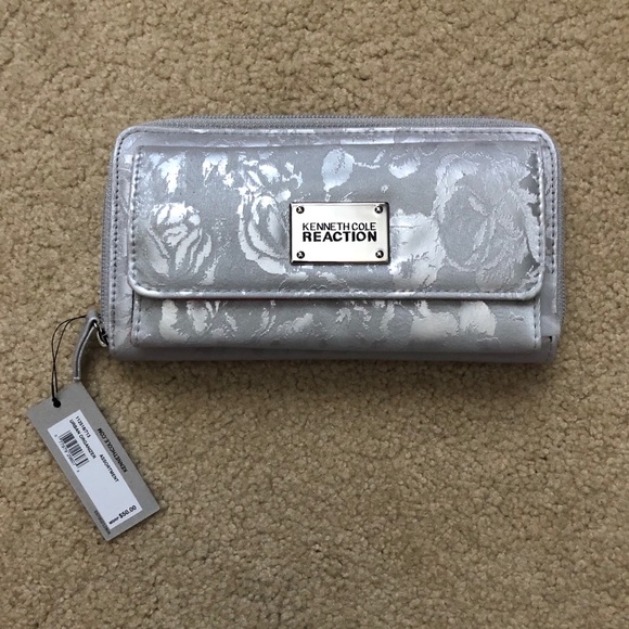 Kenneth Cole Reaction Handbags - Kenneth Cole Reaction wallet